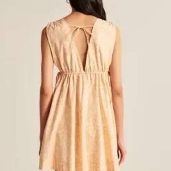 Abercrombie & Fitch Babydoll Poplin Peach Tie Back Dress - Picture 2 of 10
